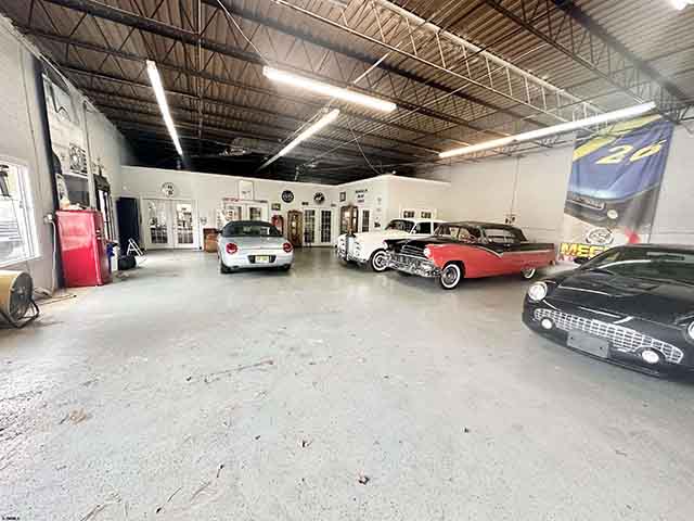 318 E White Horse Pike - , ABSECON