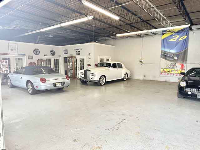 318 E White Horse Pike - , ABSECON