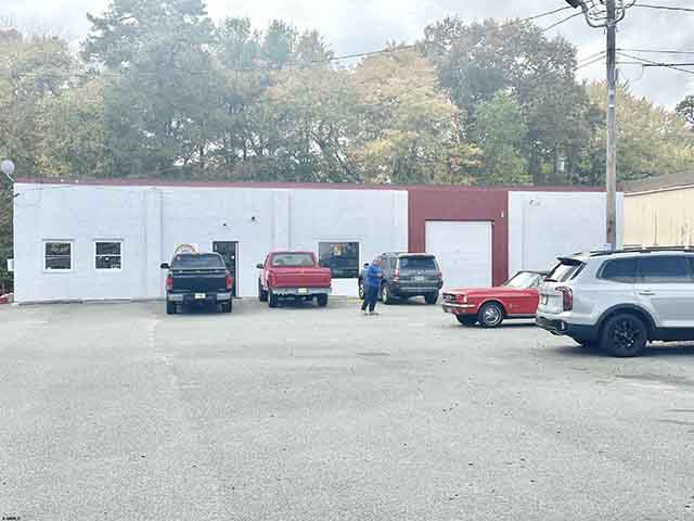 318 E White Horse Pike - , ABSECON