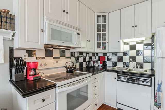 928  Wesley Ave - , OCEAN CITY