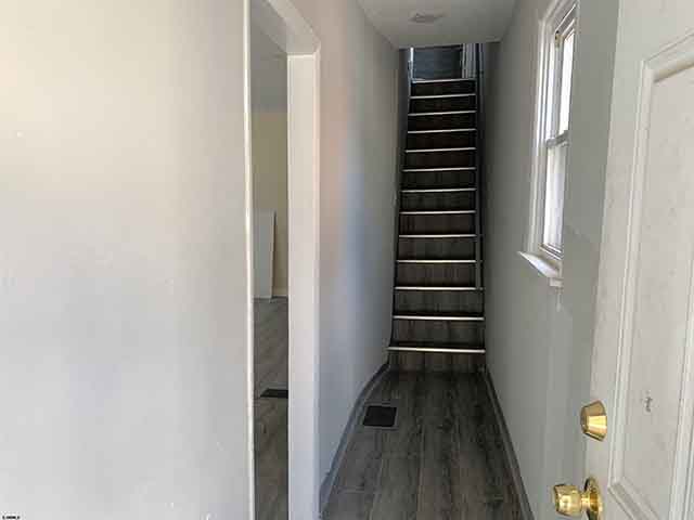 13  Vola - , PLEASANTVILLE