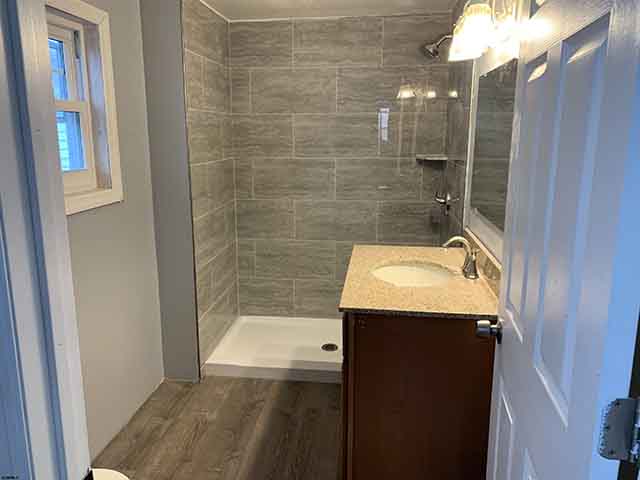 13  Vola - , PLEASANTVILLE