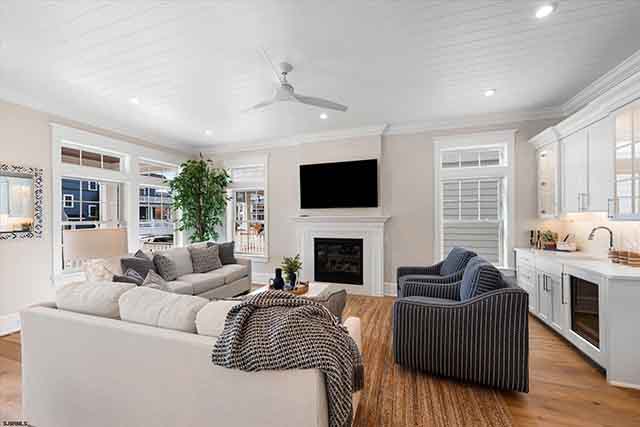 116  Atlantic - , OCEAN CITY