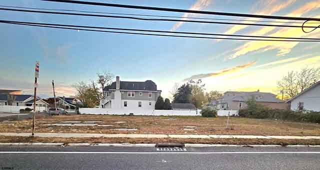 305-313 E Black Horse - , PLEASANTVILLE