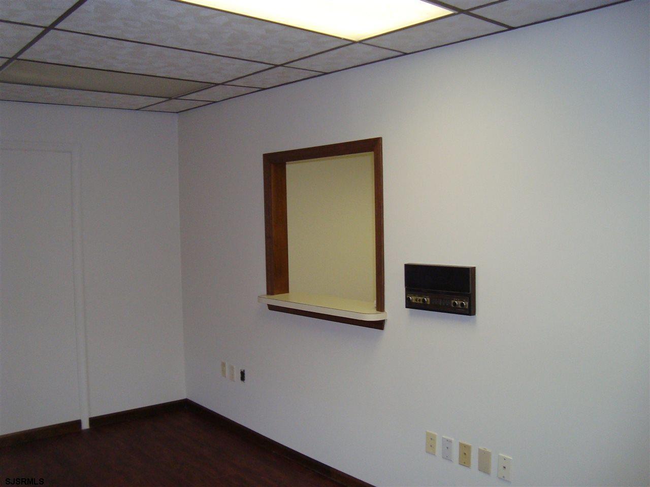 705  White Horse - , ABSECON