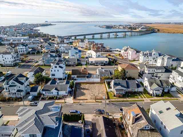 32  Pelham - , LONGPORT