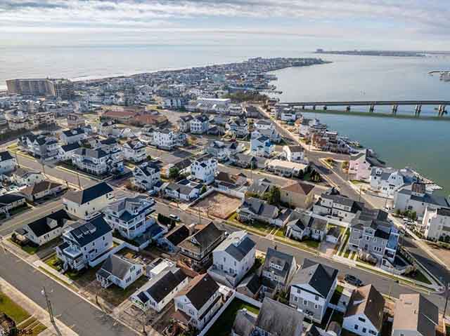 32  Pelham - , LONGPORT
