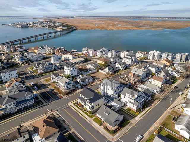 32  Pelham - , LONGPORT