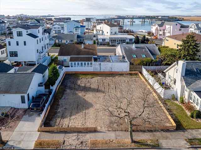 32  Pelham - , LONGPORT