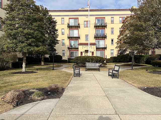 300  Ocean Ave - , OCEAN CITY