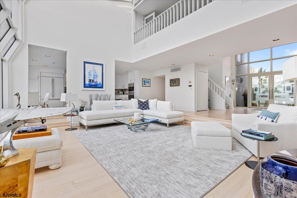 8205  Lagoon - , MARGATE CITY