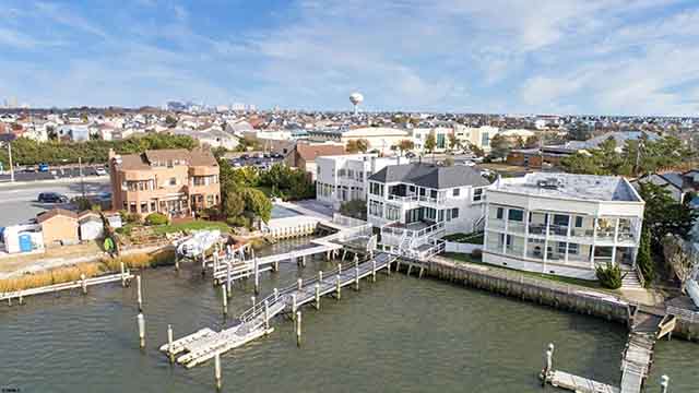 8407  Wellington - , MARGATE CITY