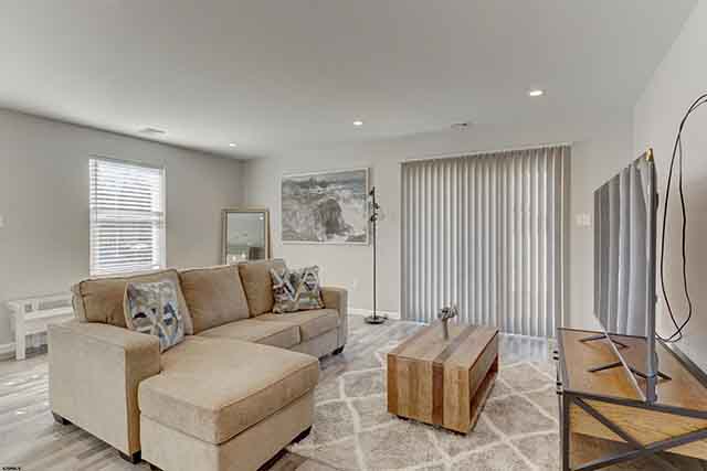 402 W Bayview - , PLEASANTVILLE