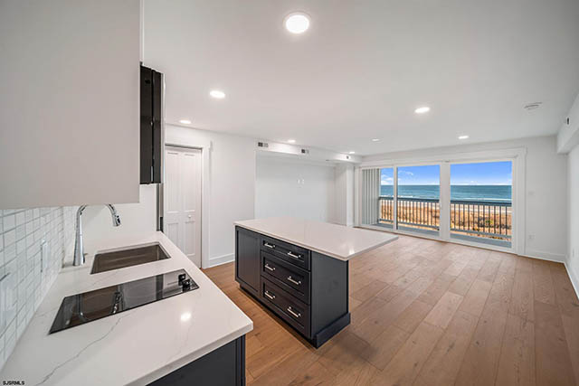 321  6th UNIT 14 - , BRIGANTINE