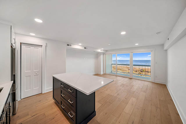 321  6th UNIT 14 - , BRIGANTINE