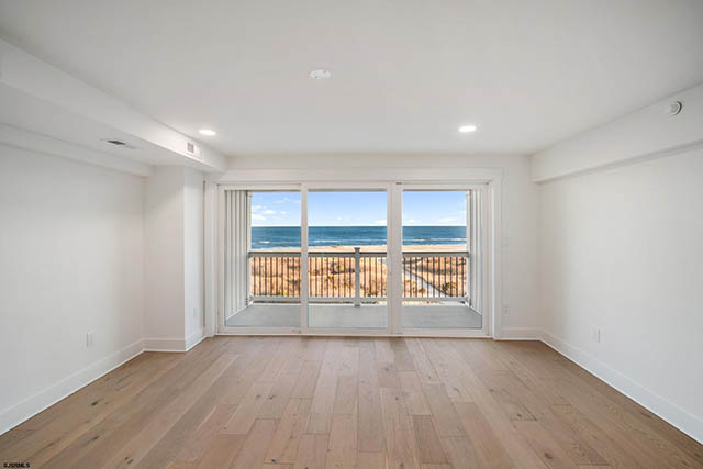 321  6th UNIT 14 - , BRIGANTINE