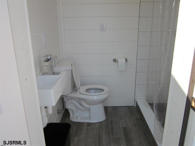 Between 7th-8th  Bayfront Slip E1 - , OCEAN CITY