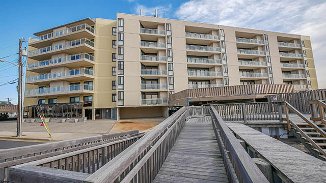 2700  Atlantic - , LONGPORT