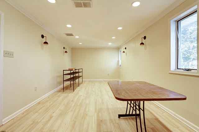48  Ansley - , PLEASANTVILLE