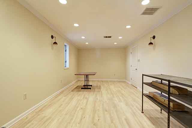 48  Ansley - , PLEASANTVILLE