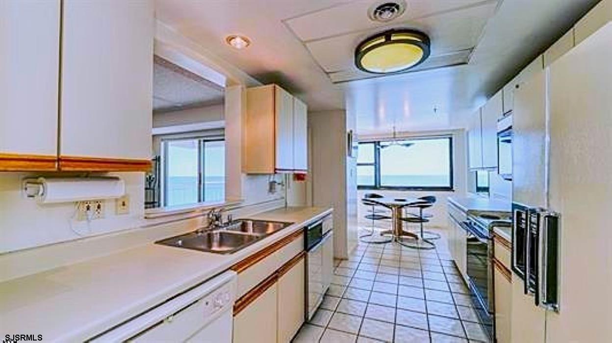 3101  BOARDWALK 3304-2 - , ATLANTIC CITY