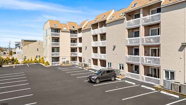 323  44th St S - , BRIGANTINE