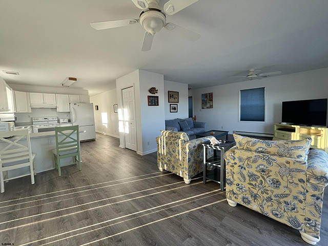557  Launch - , SOMERS POINT