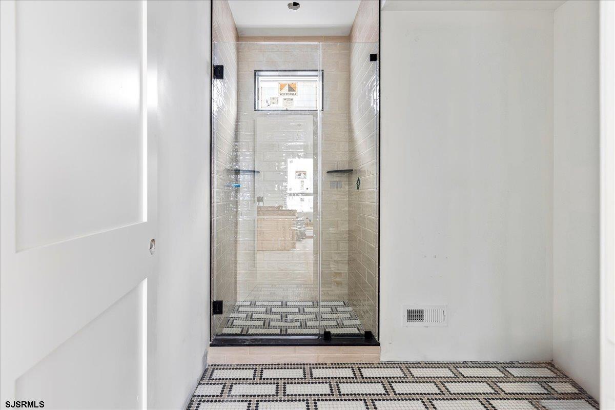 5 N 35th - , LONGPORT