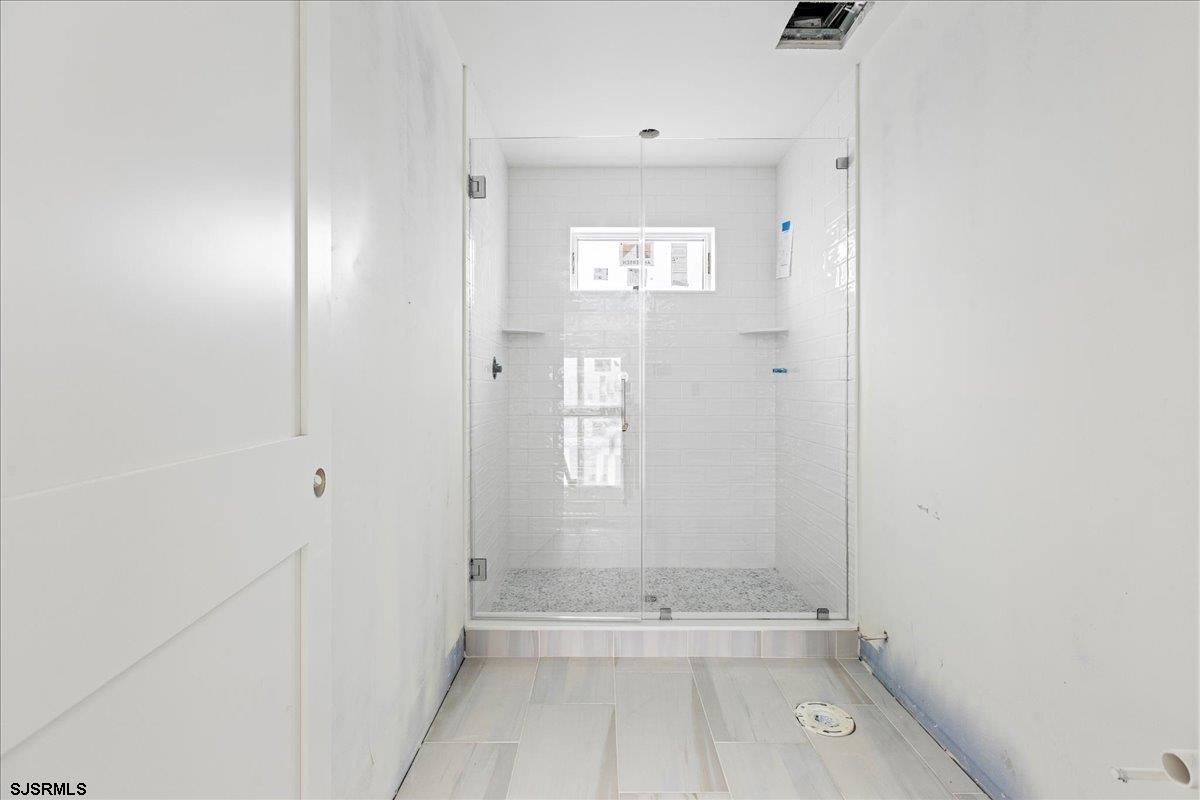 5 N 35th - , LONGPORT