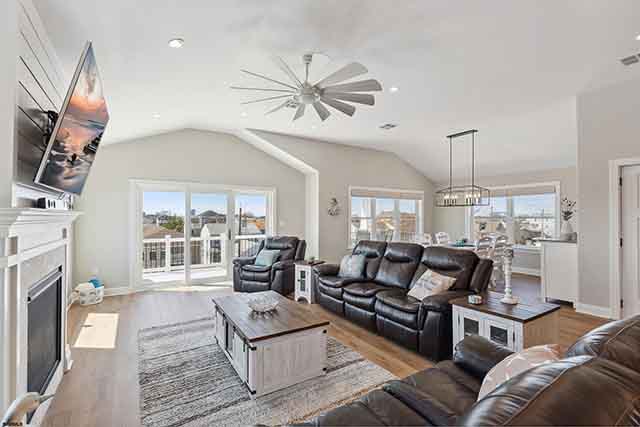 115  4th St S - , BRIGANTINE