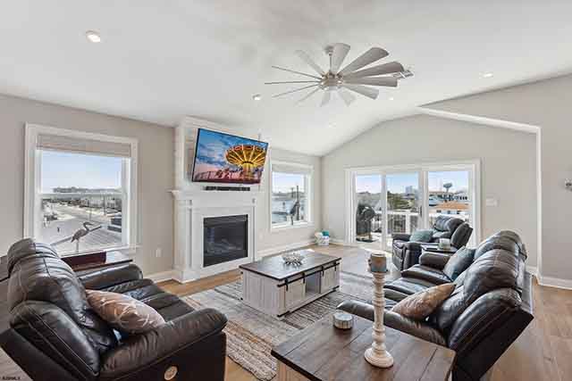 115  4th St S - , BRIGANTINE