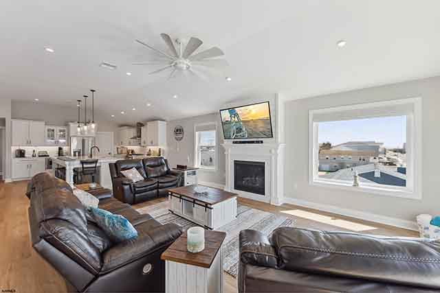 115  4th St S - , BRIGANTINE