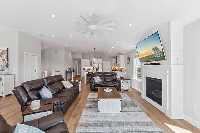 115  4th St S - , BRIGANTINE
