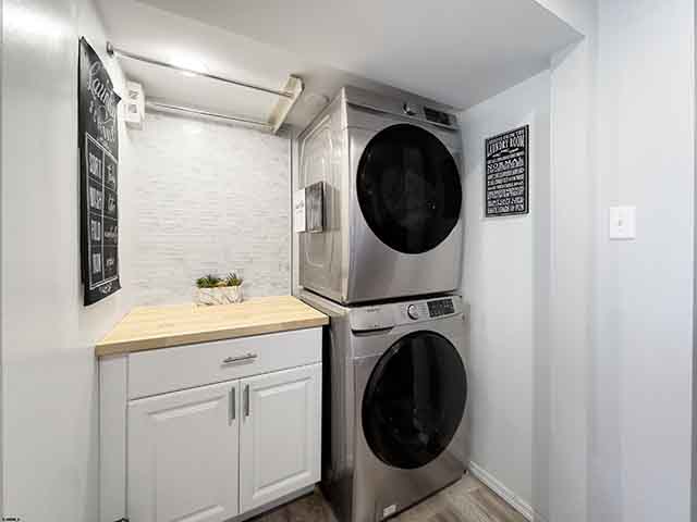 3  Beacon - , BRIGANTINE