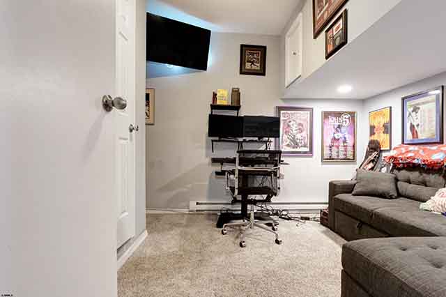3  Beacon - , BRIGANTINE
