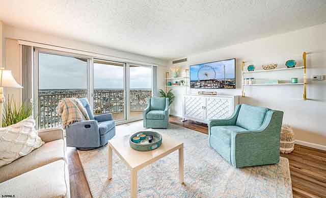 322  Boardwalk - , OCEAN CITY