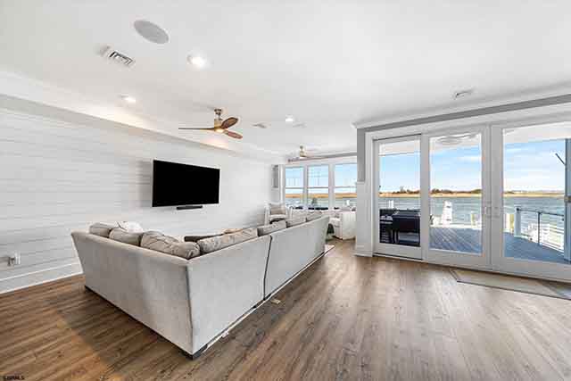 65  Walton - , OCEAN CITY