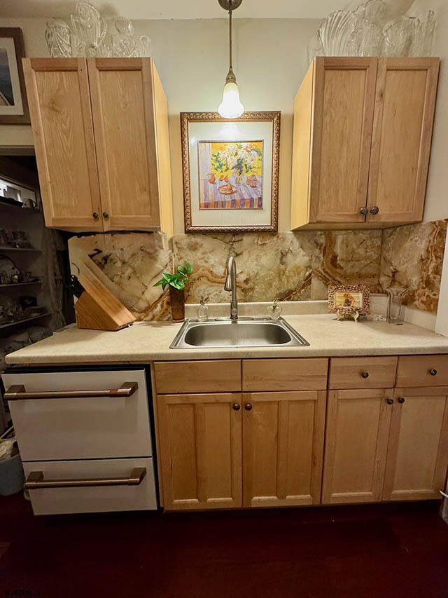 1050  Shore - , LINWOOD