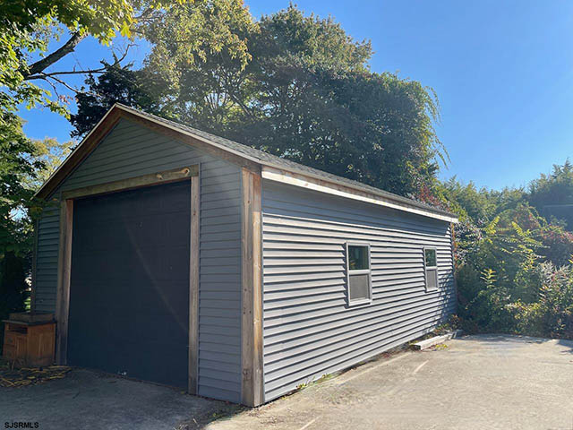 1050  Shore - , LINWOOD