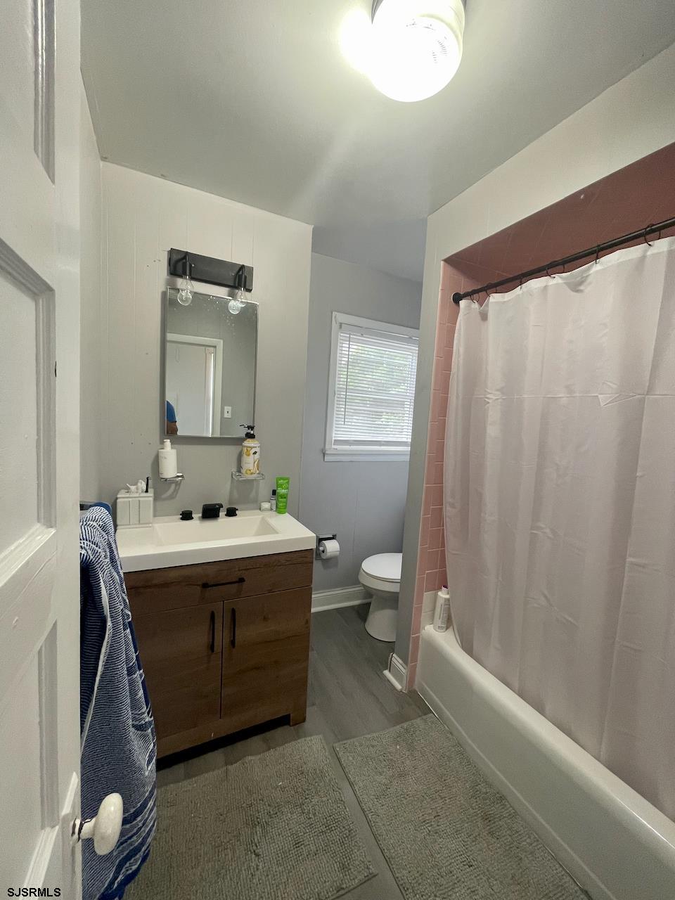 1050  Shore - , LINWOOD