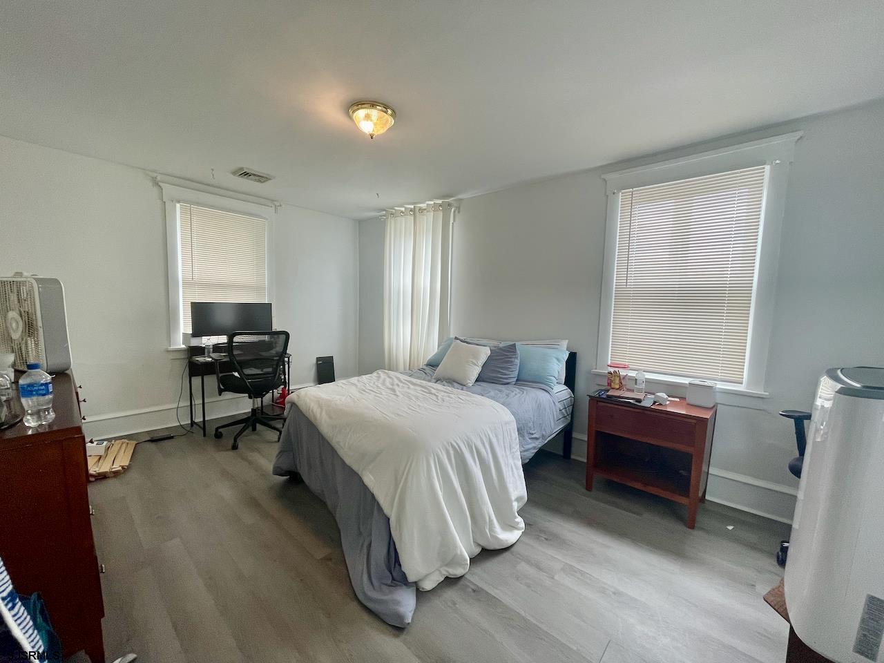 1050  Shore - , LINWOOD