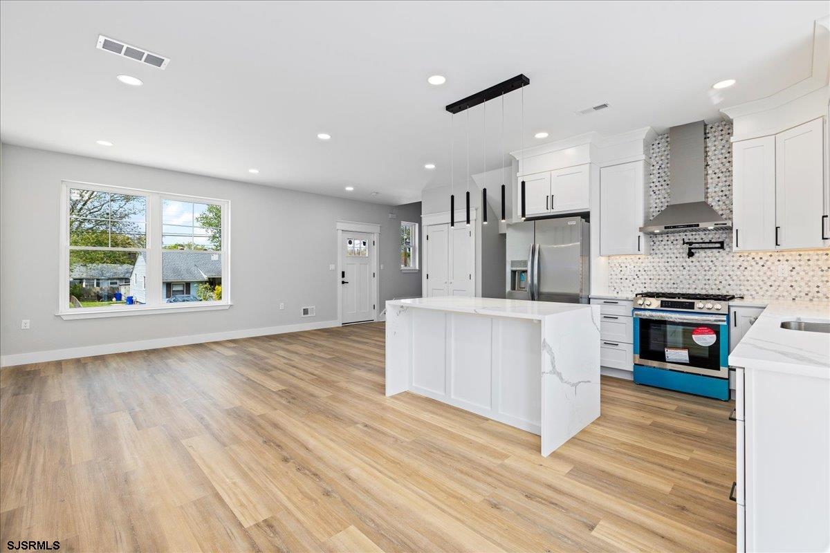607  Lake - , NORTHFIELD