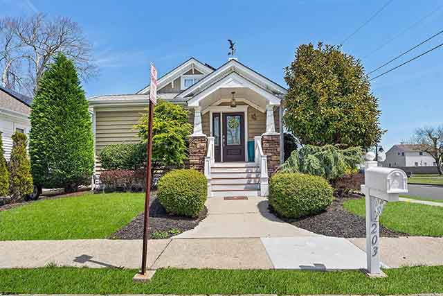 203  Roosevelt Ave - , NORTHFIELD