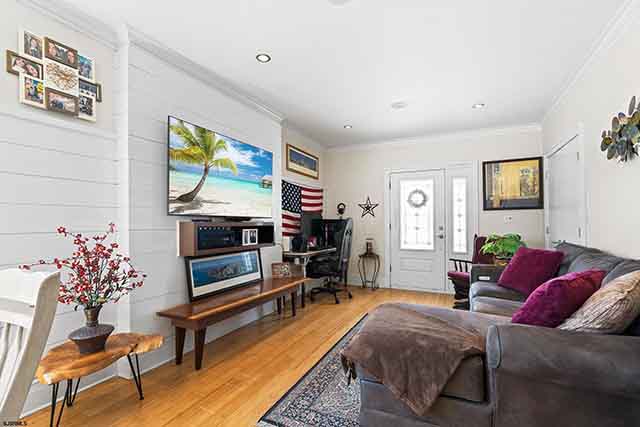 203  Roosevelt Ave - , NORTHFIELD
