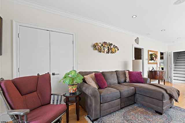 203  Roosevelt Ave - , NORTHFIELD