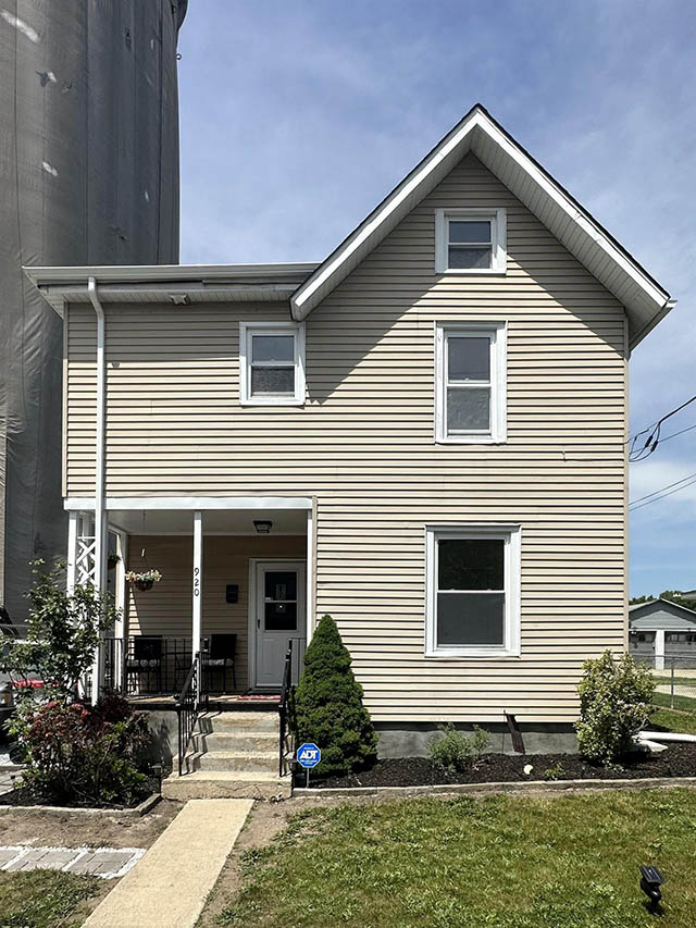 VINELAND REAL ESTATE - 920  Michigan