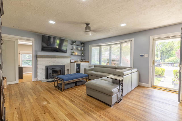 135 E Revere Ave - , NORTHFIELD