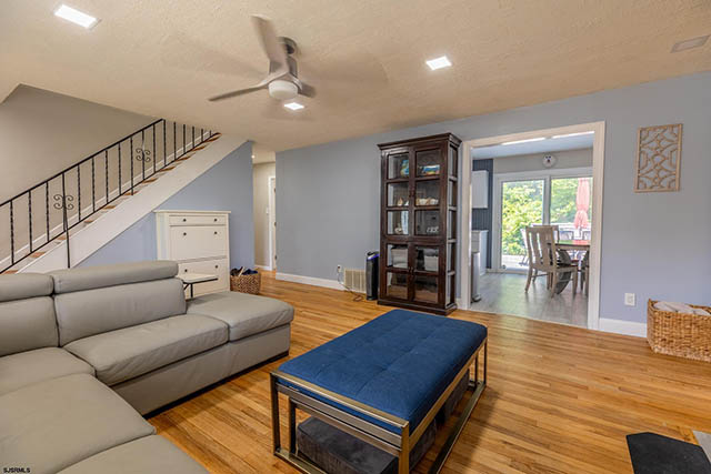 135 E Revere Ave - , NORTHFIELD