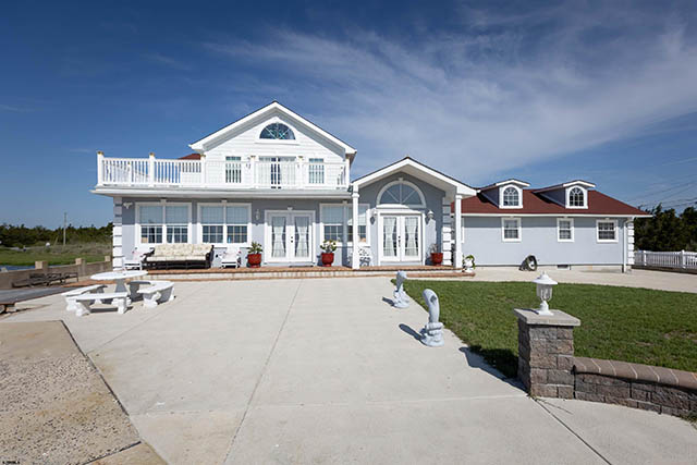 333  Oakland - , PLEASANTVILLE