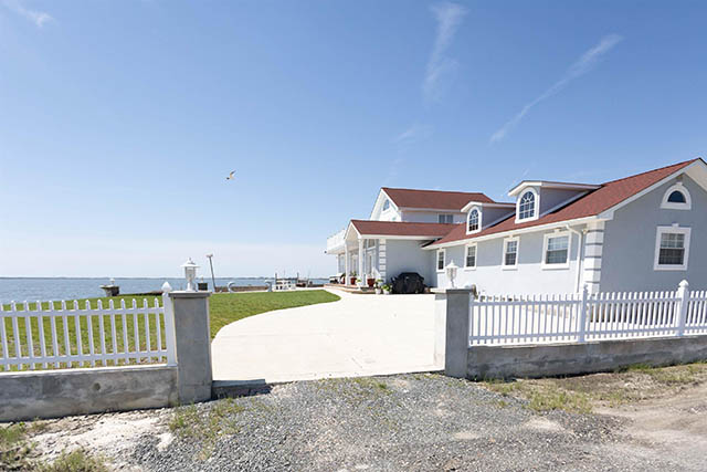 333  Oakland - , PLEASANTVILLE